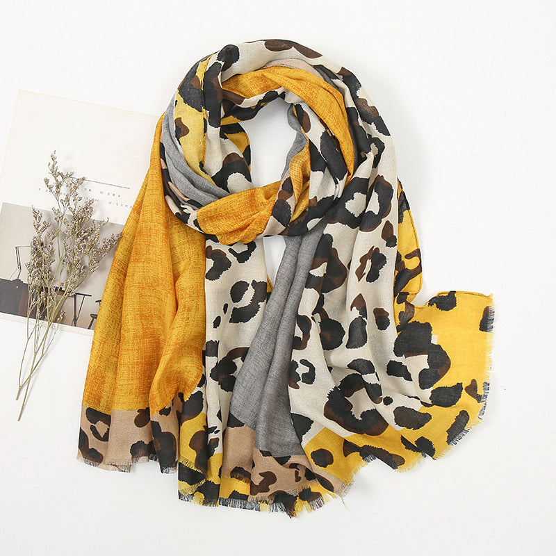 ✨🧣 Versatile Lightweight Leopard Print Shawl Scarf